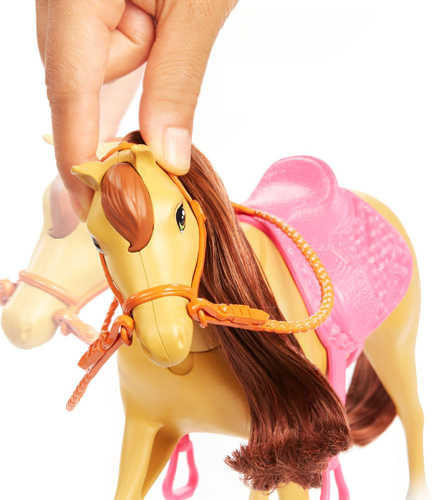 barbie chelsea hugs and horses