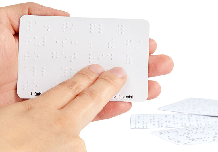 Jeu de cartes souples et résistantes adaptées en braille pour aveugles