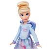 Disney Princesses Comfy Squad, Cendrillon, poupée mannequin avec tenue et chaussures supplémentaires