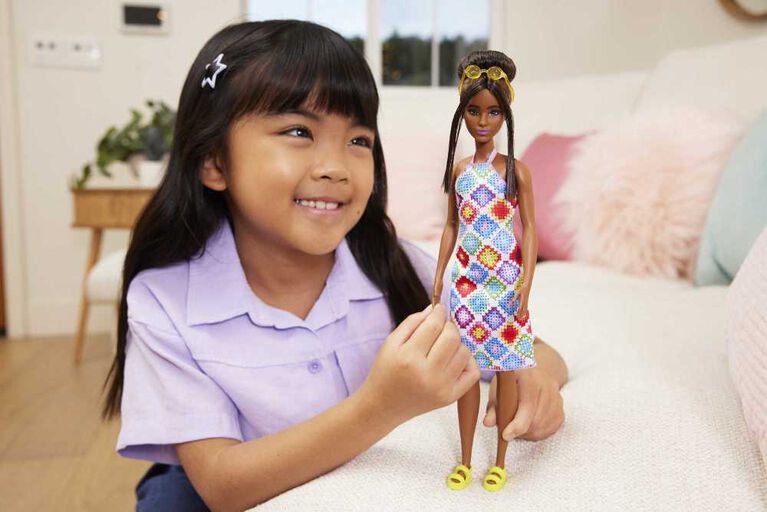 Barbie-Barbie Fashionistas 210-Poupée bun et robe crochet dos nu