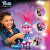 DreamWorks Trolls World Tour - Dancing Hair Poppy Interactive Talking Singing Doll with Moving Hair - French Edition