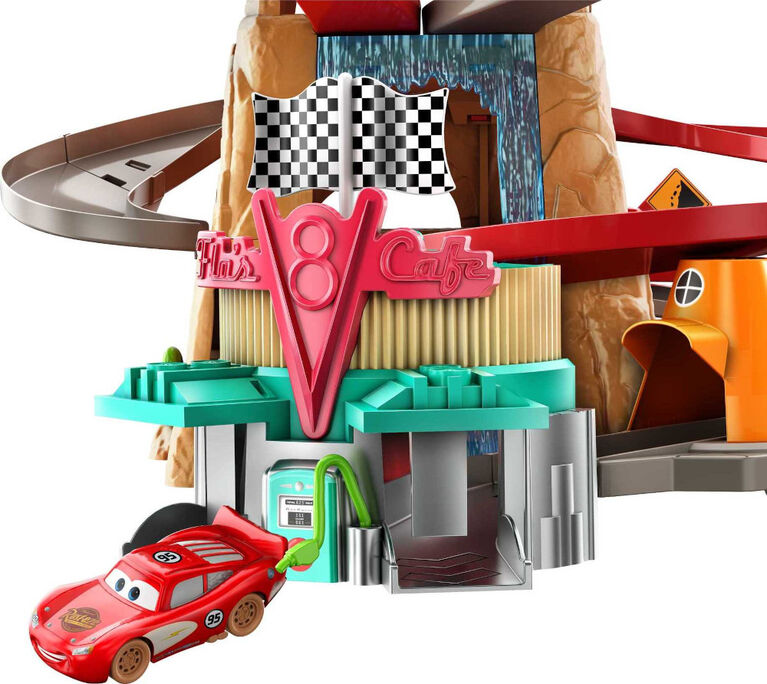 Disney Cars - Coffret Circuit Radiator Springs et voiture Flash Mc Queen  Mattel : King Jouet, Garages et circuits Mattel - Véhicules, circuits et  jouets radiocommandés