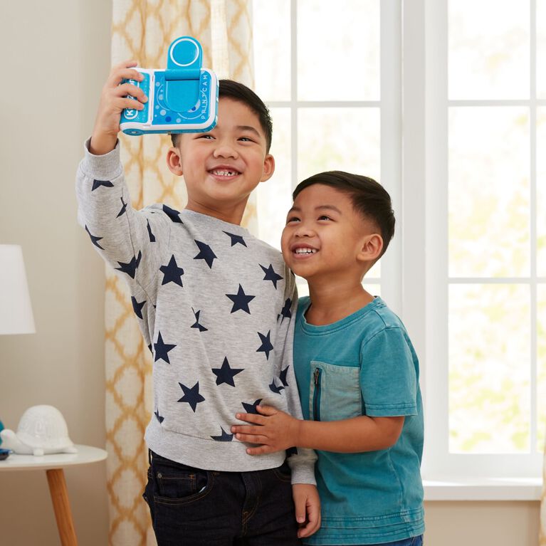 VTech KidiZoom Creator Cam, appareil photo haute définition pour enfants,  écran vert inclus, caméra à selfie à rabattre, bâton/trépied à selfie,  minuteur automatique