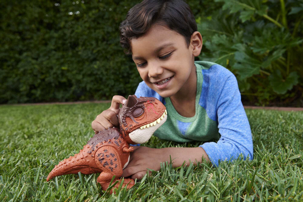 Jurassic World Wild Chompin' Carnotaurus Toro | Toys R Us Canada
