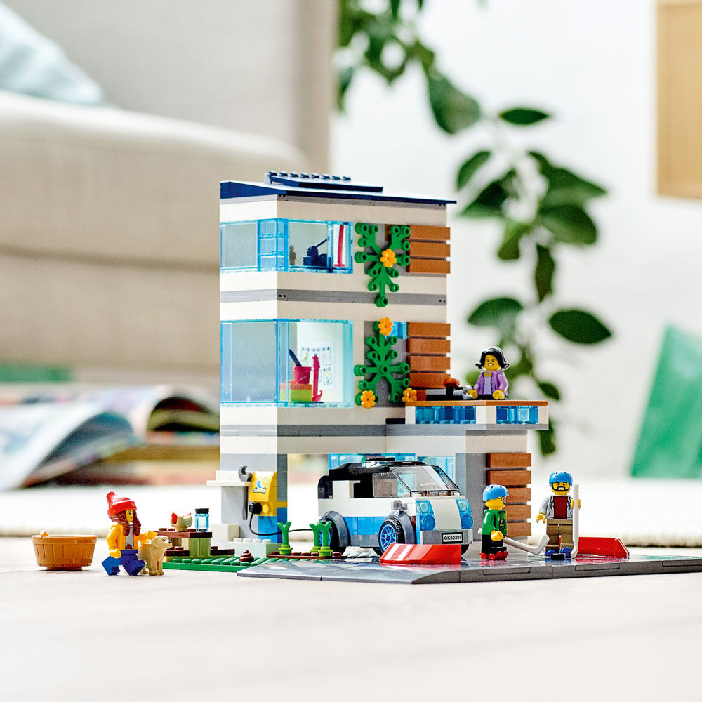 LEGO My City Family House 60291 (388 pieces) | Toys R Us Canada