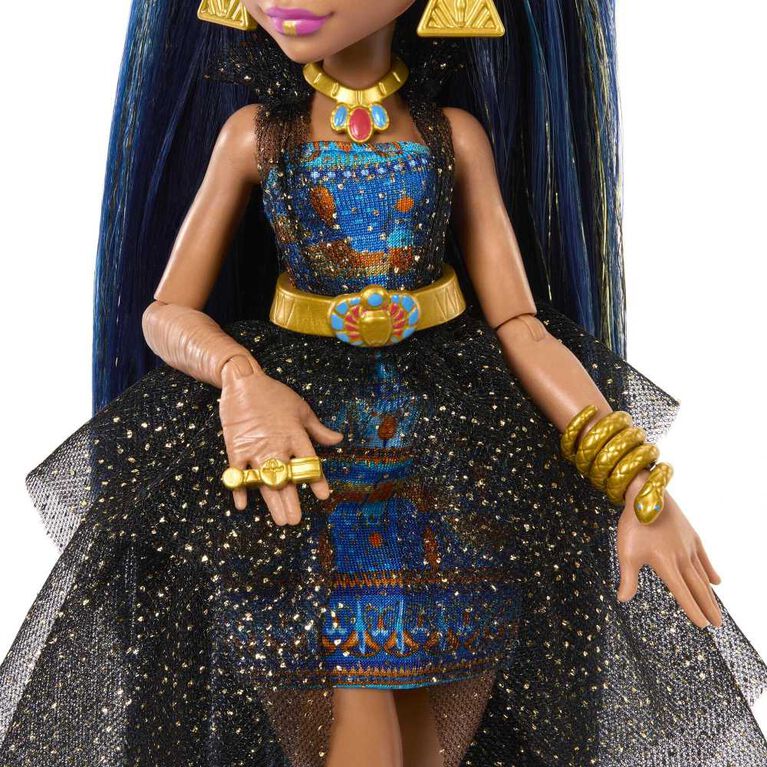 Monster High Cleo De Nile Doll with Pet and Accessories in Blue, Gold and  Brown