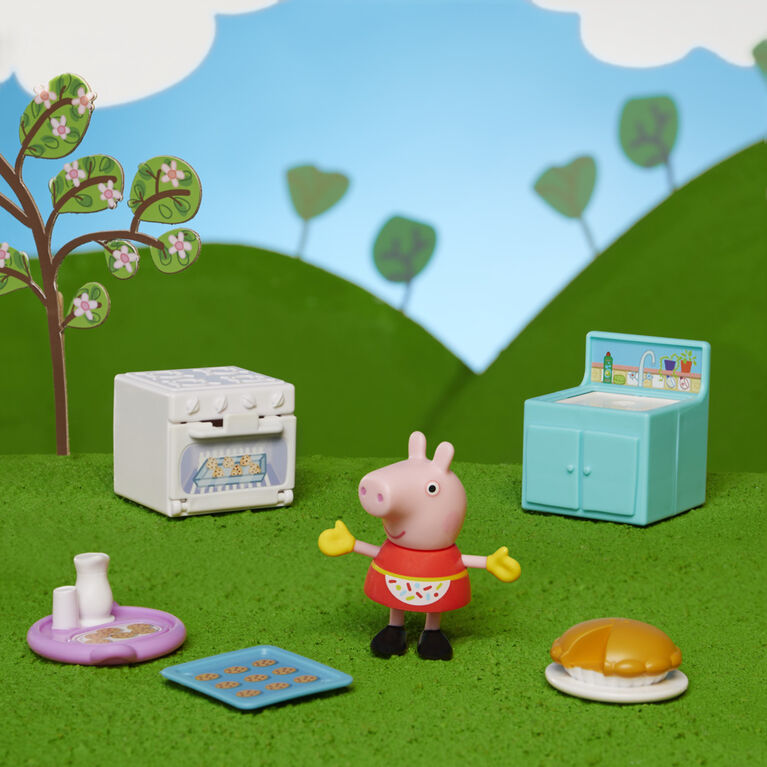 Peppa Pig Peppa's Club Peppa Loves Baking Little Spaces Themed Preschool Toy