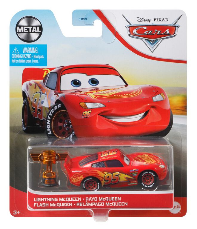 Disney Cars Golden Die-Cast Lightning McQueen 1:55Scale Movie Character for  Racing and Storytelling Fun, Gift for Kids Age 3 Years and Older
