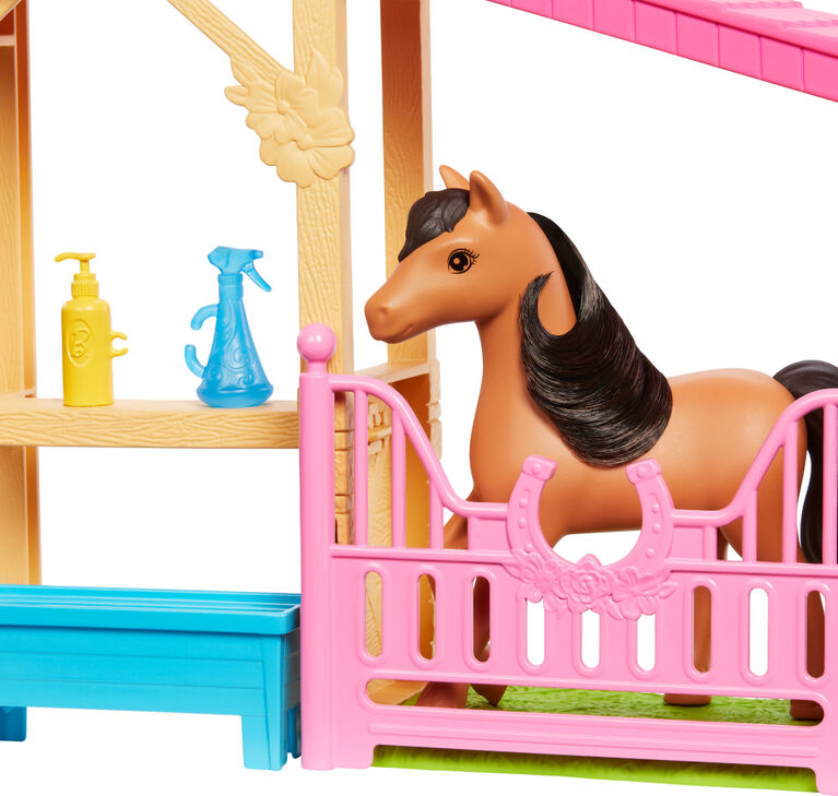 Barbie Mysteries The Great Horse ChasePony and Accessories