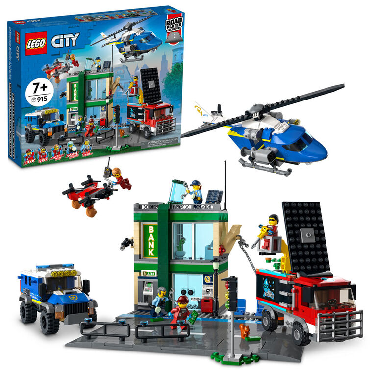 LEGO Police Chase at the Building Kit (915 Pieces) | Toys R Us
