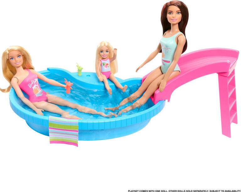Barbie Coffret et poupée, brunette, piscine, serviette, boissons