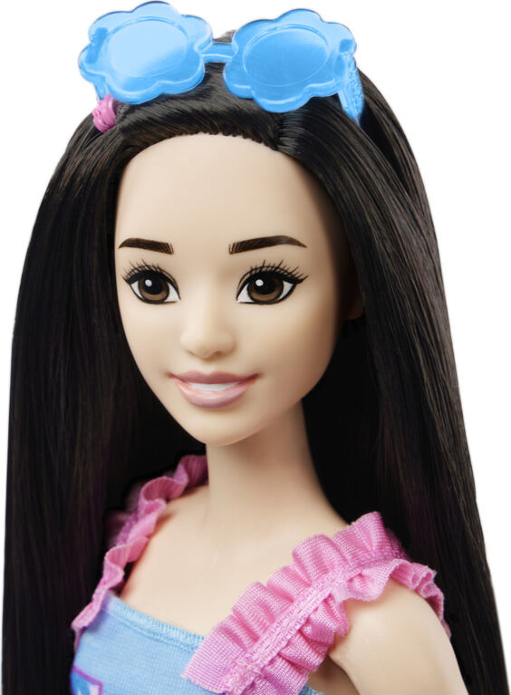 Belle poupée Barbie noire avec piercing à la peau en chocolat noir, yeux  noisetier et cheveux bouclés sauvages · Creative Fabrica
