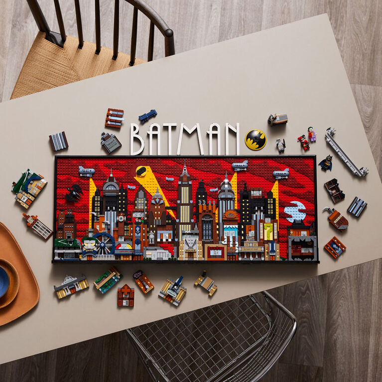 LEGO DC Batman: The Animated Series Gotham City Build and Display Set 76271