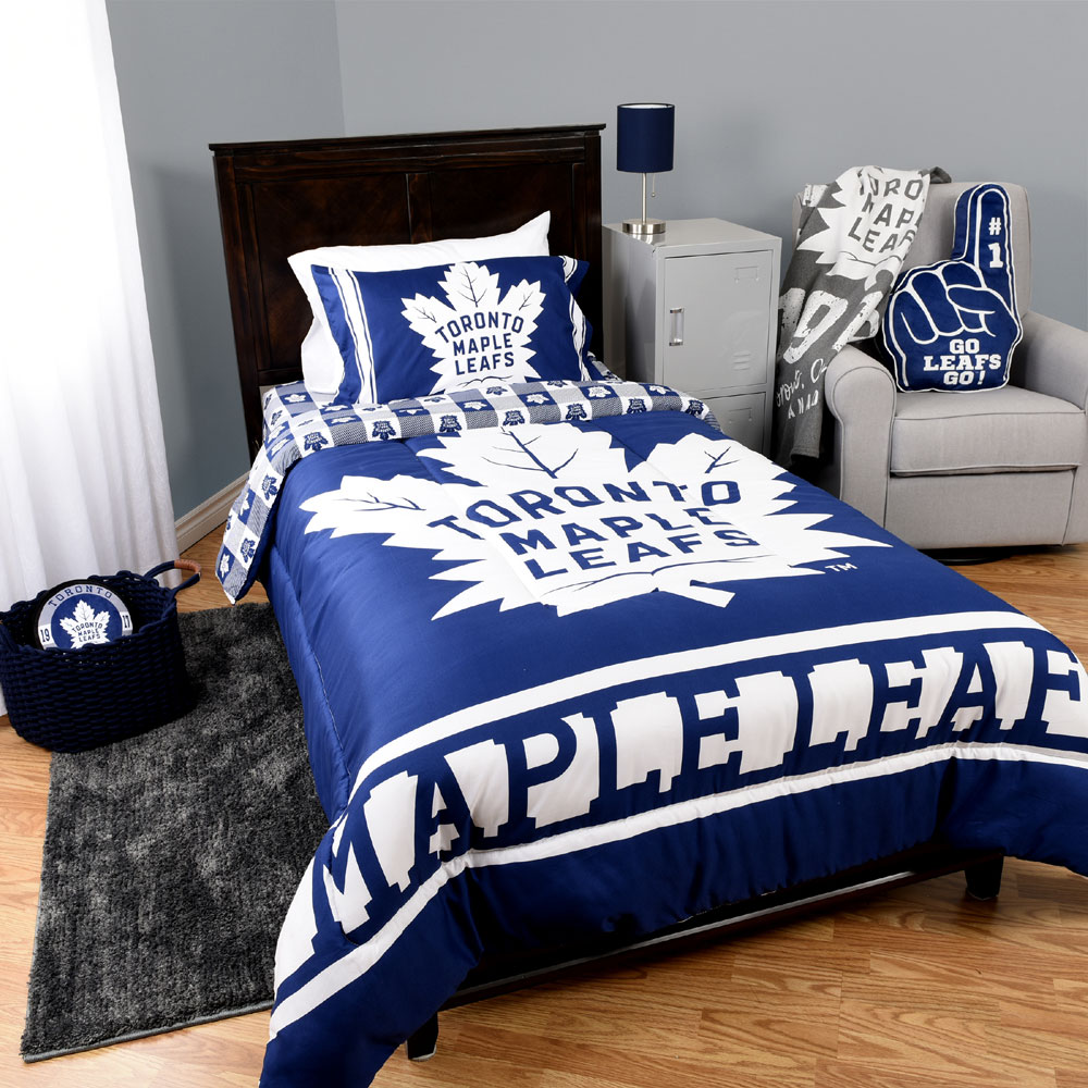 NHL Toronto Maple Leafs 4 Piece Twin Bedding Set with Reversible ...