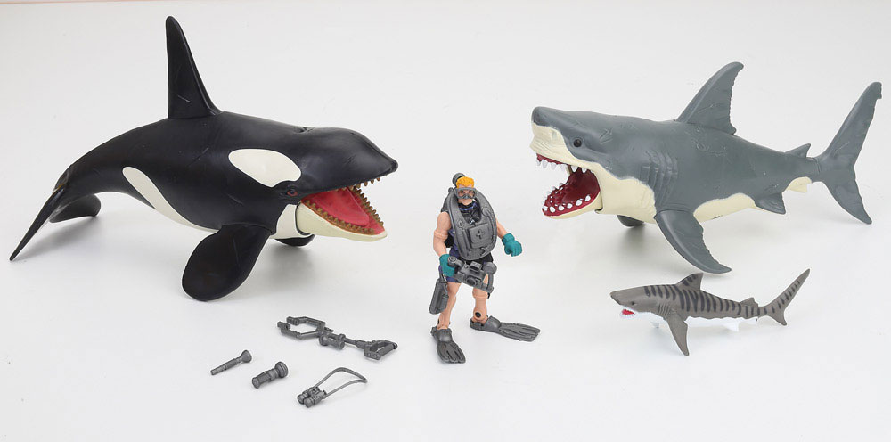 Animal Planet - Mega Shark and Orca Playset - R Exclusive | Toys R Us